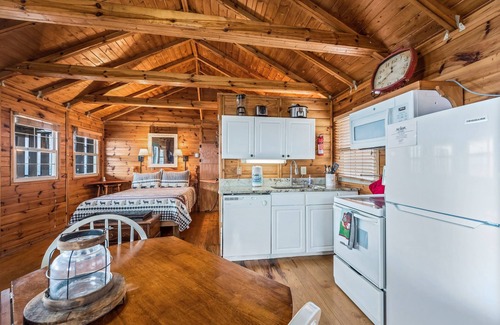 Valley Head Cabin | The Escape-views of 3 states w/hot tub