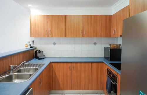 Belgian Gardens Apartment | The Esplanade-Amazing 3 bed, 2 Bath, Pool