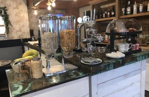 Llanrhidian Higher Bed & Breakfast | The Estuary - A Bar with Rooms