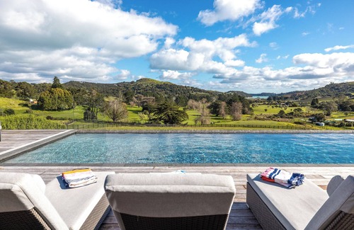 Onetangi House | THE Fairways - Coast & Country