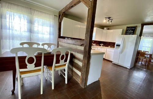 Centerville House | The Farm Cottage-close to two state parks