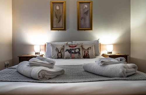 Fincham Hotel | The Farmhouse at Fincham