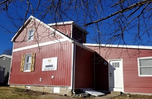 Hermann House | The Farmhouse Inn: 3 bed, 3.5 whole house rental
