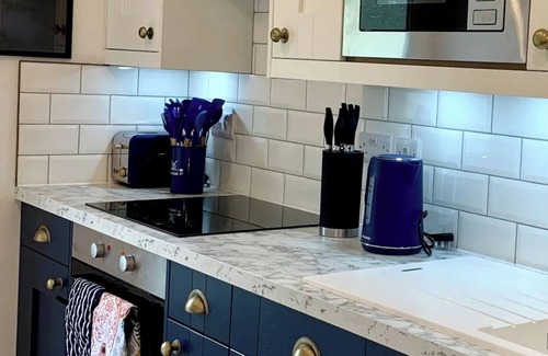 Halvergate House | The Fieldhouse: Rural quiet, central to everything the Norfolk Broads Offers