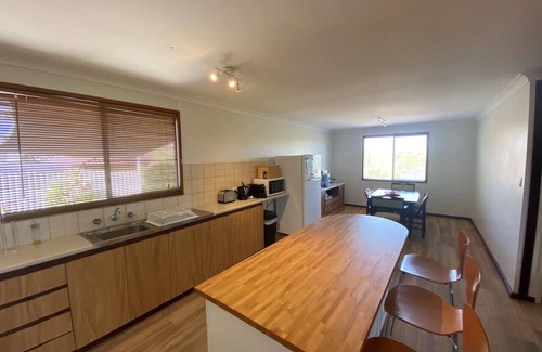 Ledge Point Apartment | The Fish Bowl central to everything Ledge Point