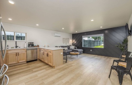 Coeur d'Alene Apartment | The Flats- Executive Suite-Downtown CDA