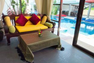 Mae Nam Hotel | The Florist Resort