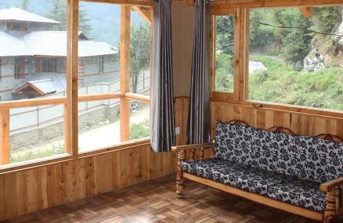 Ghiyagi Hotel | The forest cabin Jibhi