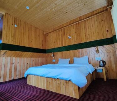 Shoja Hotel | The Forest Pinnacle and Café, Jibhi