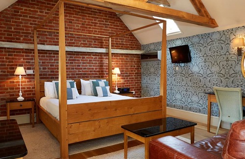 Bury St Edmunds Hotel | The Fox Inn by Greene King Inns