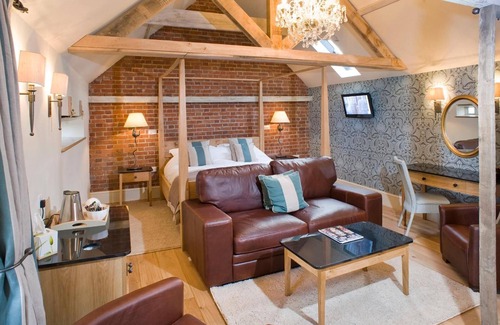 Bury St Edmunds Hotel | The Fox Inn by Greene King Inns