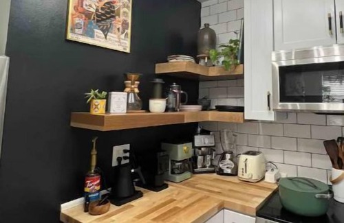 Southern Pines Cottage | The Gallery - 2 bd Boutique Southern Pines Cottage