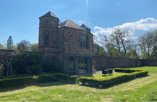 Laurencekirk Cottage | The Garden Rooms - romantic turreted cottage, Aberdeenshire
