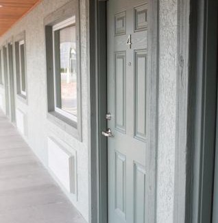 Dunnellon Hotel | The Gator Den