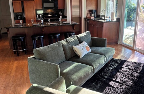 Fallbrook House | The Gem of Fallbrook - A unique stay with breathtaking views on an Avocado Farm!