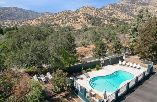 Three Rivers House | The General Sherman Cabin