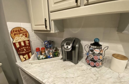 Raintree House | The Geode, Cheerful, serene Jewelry box , 4 br, 2.5 bath, breathtaking views