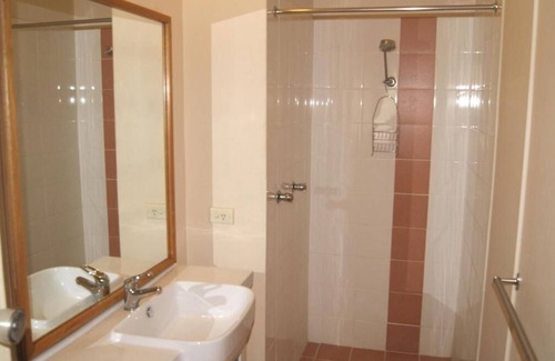 Bathurst Hotel | The George Hotel