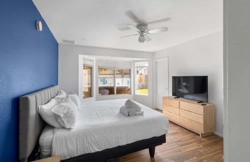 La Buena Vida House | The Glendale Pool House Oasis with Jacuzzi Golf Billiards