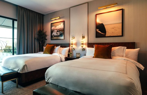 Camelback East Hotel | The Global Ambassador