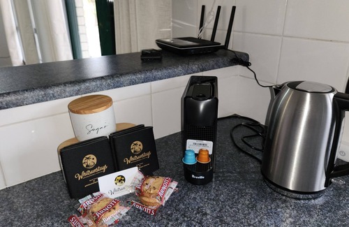 North Mackay House | The Goose Pond - 2br, 1.5bth, Aircon throughout.