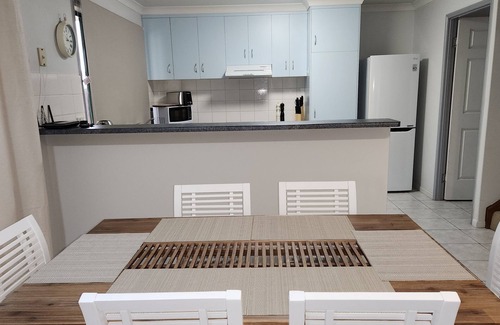 North Mackay House | The Goose Pond - 2br, 1.5bth, Aircon throughout.