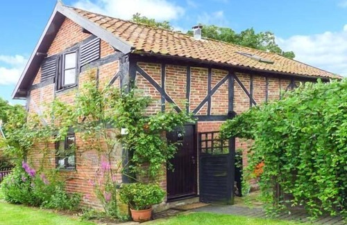 East Dereham Cottage | THE GRANARY, pet friendly, character holiday cottage in Hingham