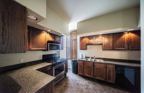 Lowertown Arts District Apartment | The Grand Apartment: A Historical Paducah Gem