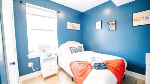 Near Northeast House | The Grand DC Stay with Deck and Parking