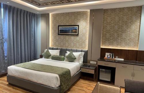 Srinagar Hotel | The Grand Mamta