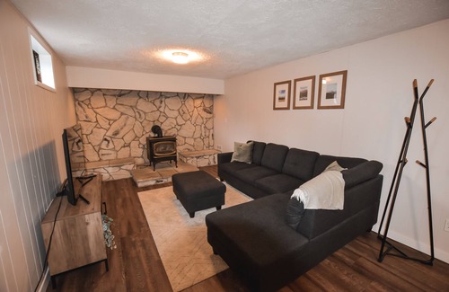 Rexburg Apartment | The Grand Teton Getaway - A spacious 2 bedroom unit