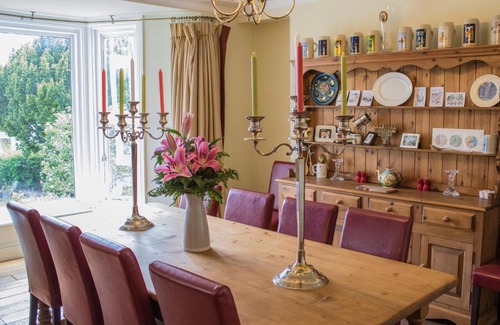 Merthyr Tydfil House | The Grange Guesthouse, Cefn-Coed