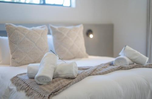 Port Elizabeth House | The Grass Roof Hideaway