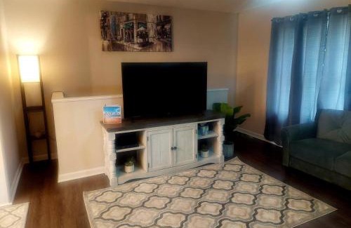 Boyds Creek House | The Great Escape King suite, Kid friendly