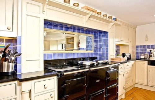 West Buckland House | The Great Long Barn Somerset Stays frm £100-£150pppn Festive from 1-3 nights £5k