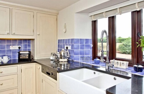 West Buckland House | The Great Long Barn Somerset Stays frm £100-£150pppn Festive from 1-3 nights £5k