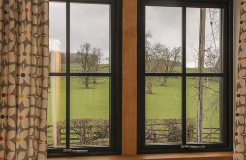 Gargrave Cottage | THE GREENHOUSE, with open fire in Gargrave