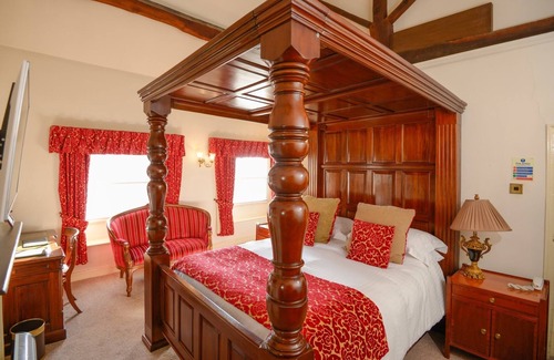 Lutterworth Hotel | The Greyhound Coaching Inn