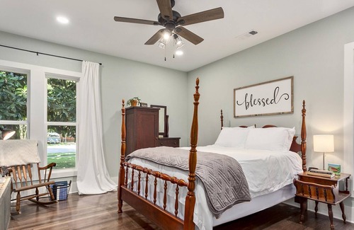 Springdale Cottage | The Grove Cottage - Downtown Springdale