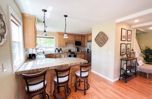 Burney Cottage | The Guest Cottage at Rocky Ranch - 6 miles from Burney Falls