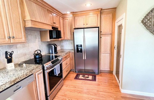 Burney Cottage | The Guest Cottage at Rocky Ranch - 6 miles from Burney Falls