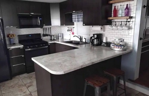 Stapleton House | THE GUEST HOUSE with hot tub