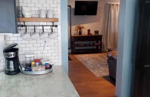 Stapleton House | THE GUEST HOUSE with hot tub