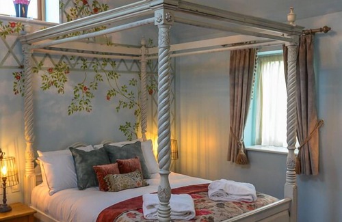 Icklingham Hotel | The Guinness Arms