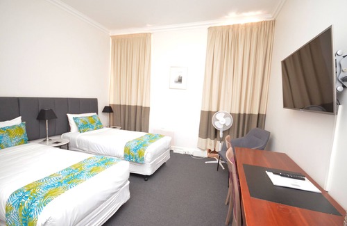 South Bathurst Hotel | The Hallows Accommodation