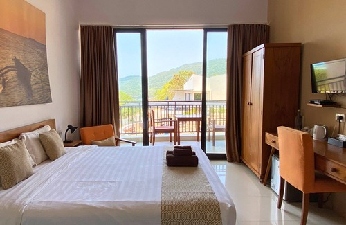 Karimunjava Hotel | The Happinezz Hills Hotel Karimunjawa