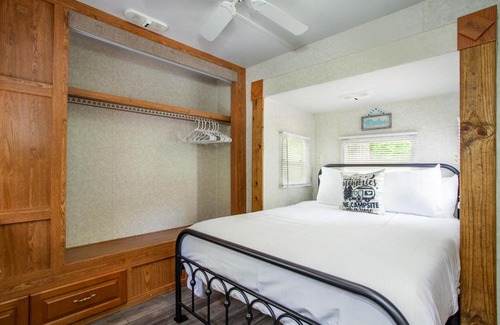 Dandridge House | The Happy Camper A Peaceful Retreat