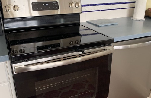 Hauula House | "The Happy Seal" Oceanfront House, watch seals sunbath from our deck while BBQ