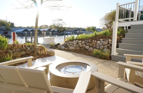 Saint Joseph House | The Harbor Hideout - Riverside home near Beaches, Pier, downtown shops