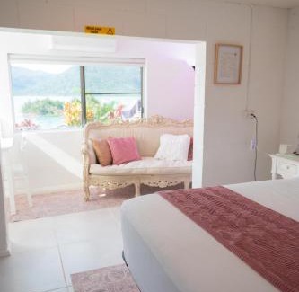 Shute Harbour House | The Haven View - Airlie Beach